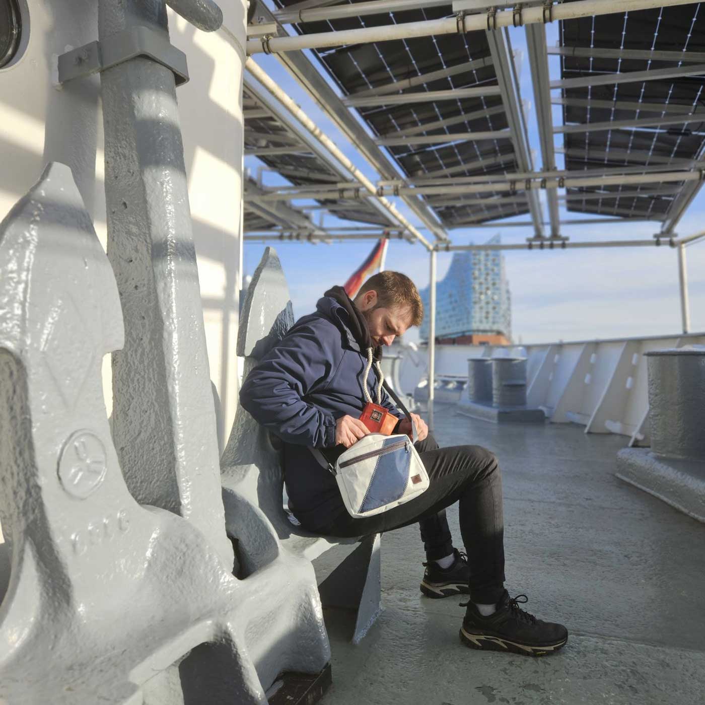 Handtasche Fender Segeltuch weiß-blau