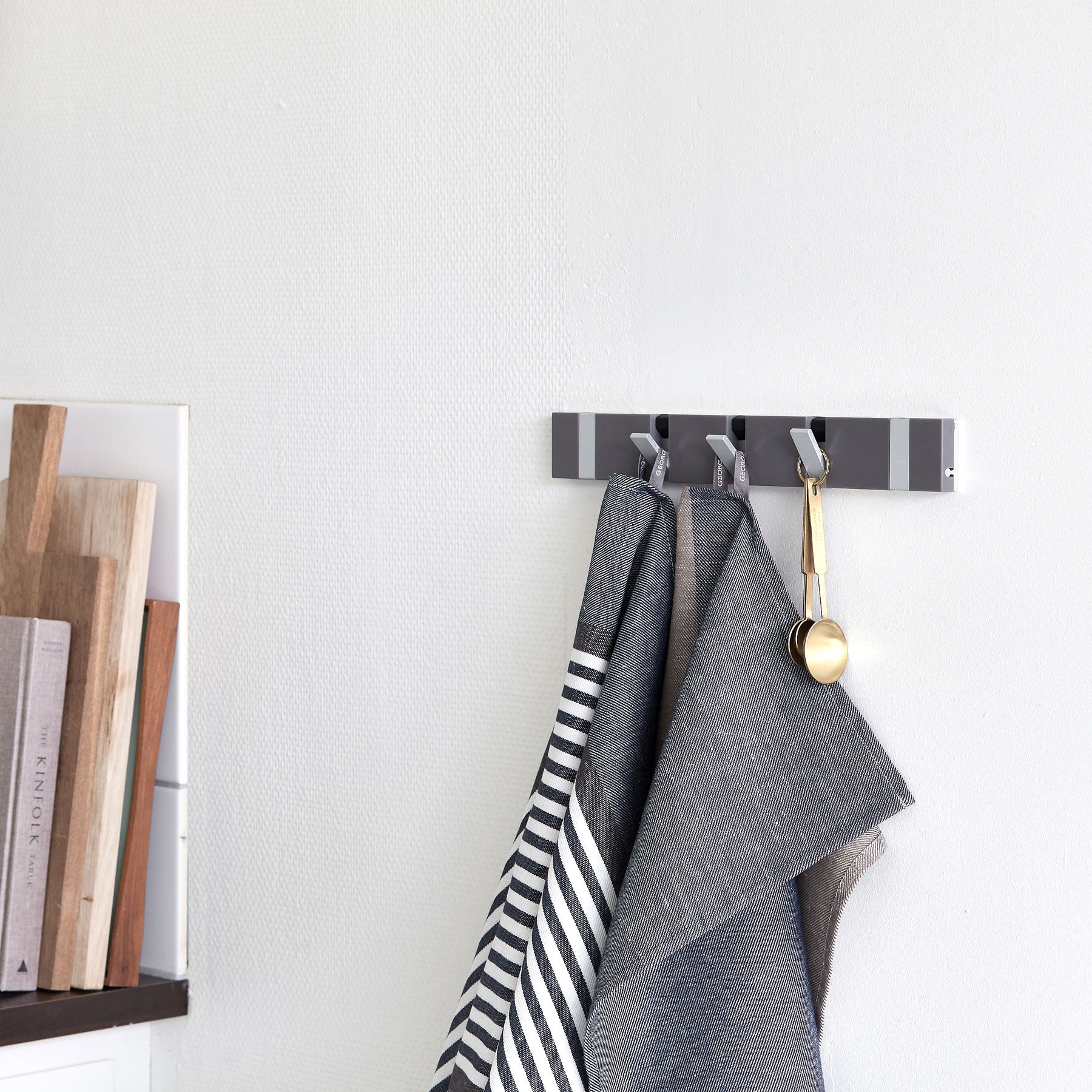 Garderobe Knax Lite 5 grau Luxus-Hakenleiste für Bad & Küche Länge 33,3 cm