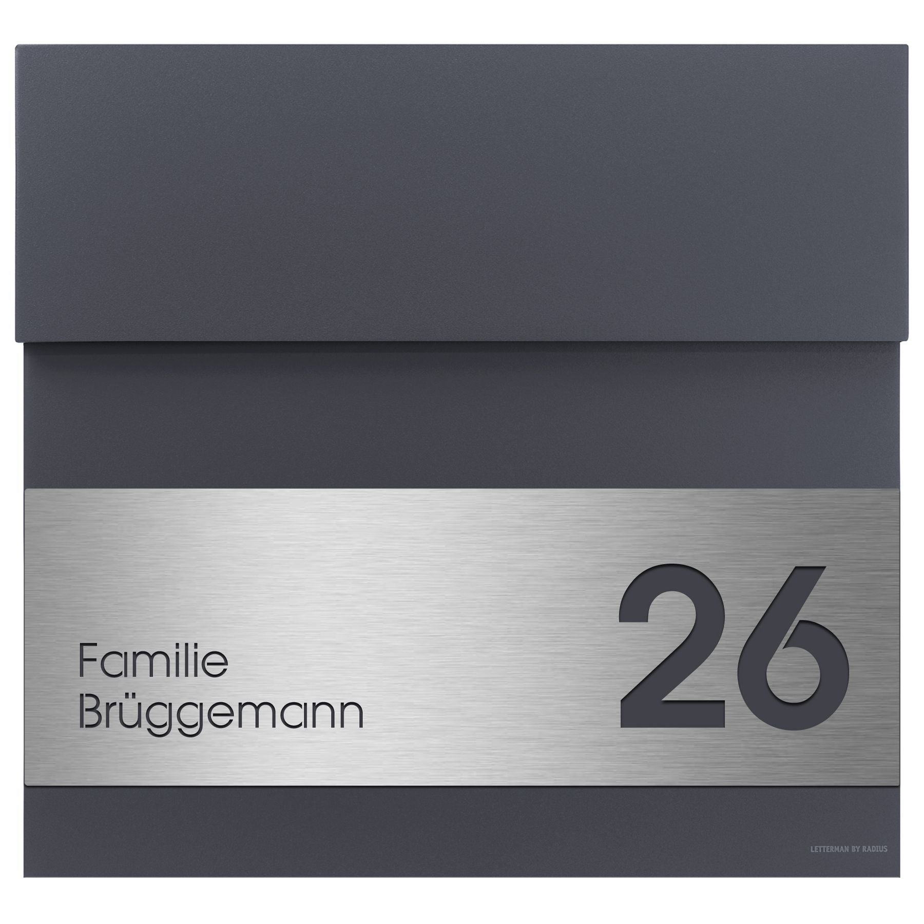 Letterman 4 anthrazit mit Gravur Hausnummer und Name