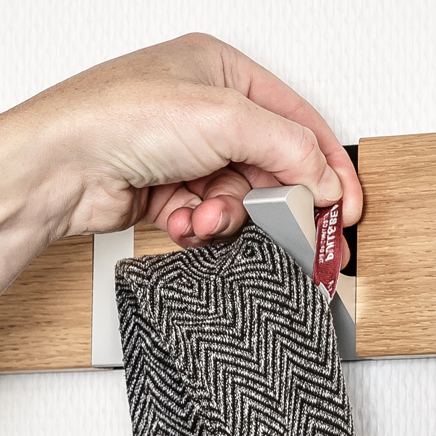 Garderobe Knax 4 Eiche (gekalkt) mit Alu Haken klappbar Länge 39,6 cm