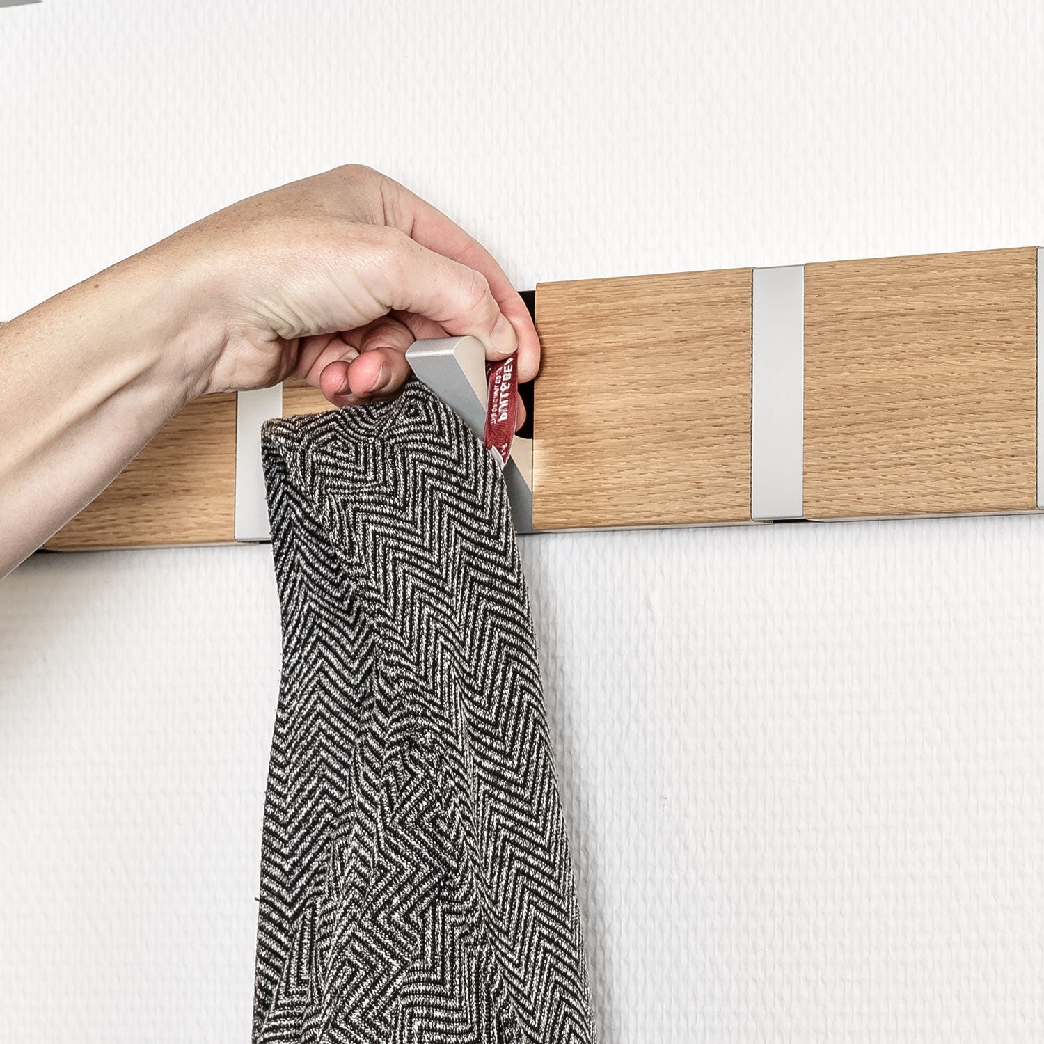 Garderobe Knax 8 Eiche (gekalkt) (Haken klappbar Alu)