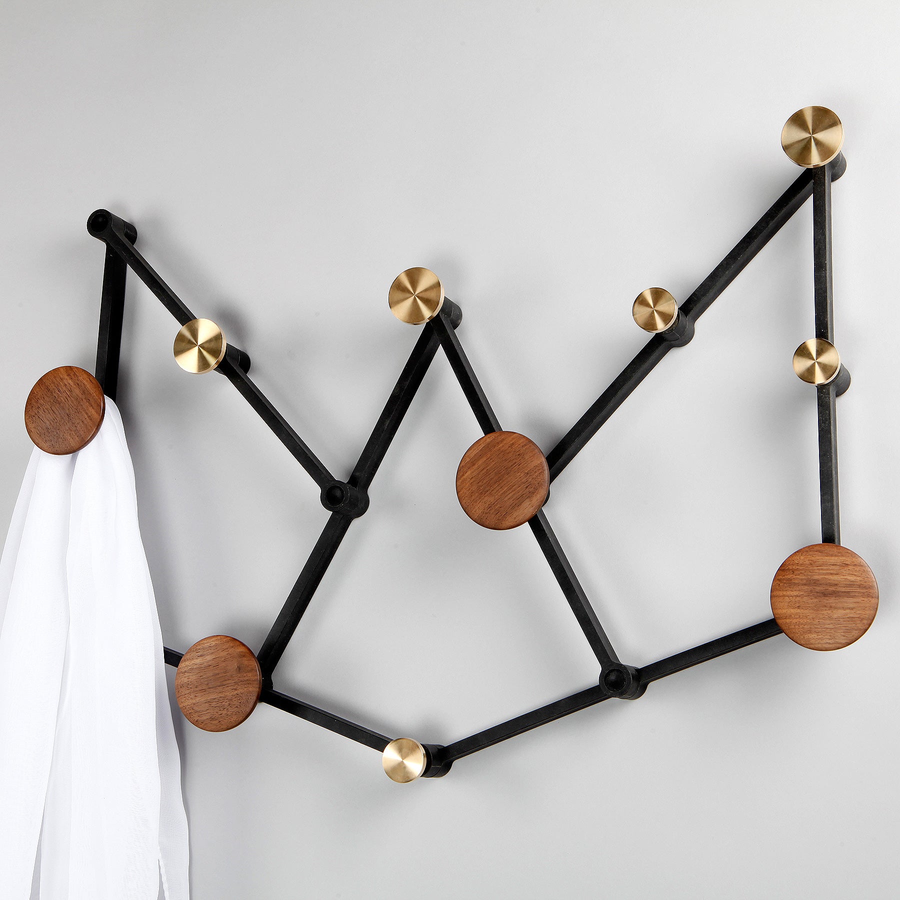 Garderobe X-Tend Walnuss modern und individuell