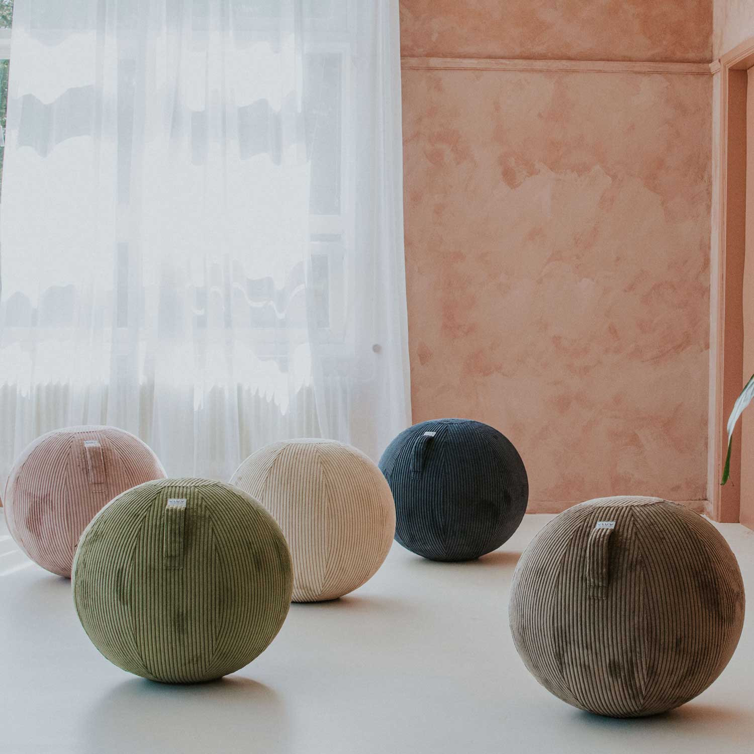 Sitzball Vlip 60-65 cm beige Breitcord