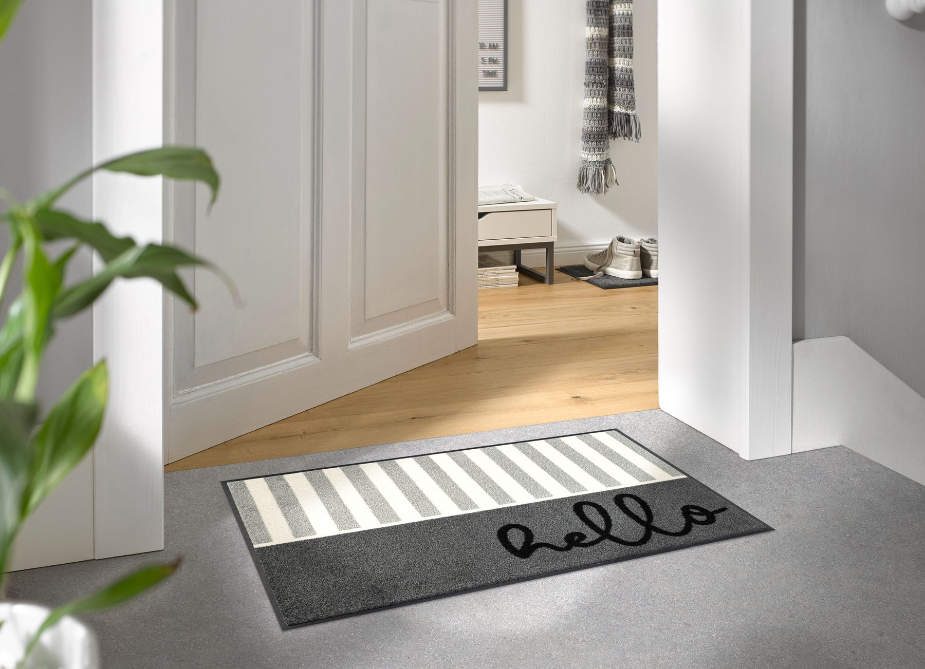 Fußmatte 50x75 Hello Stripes grau