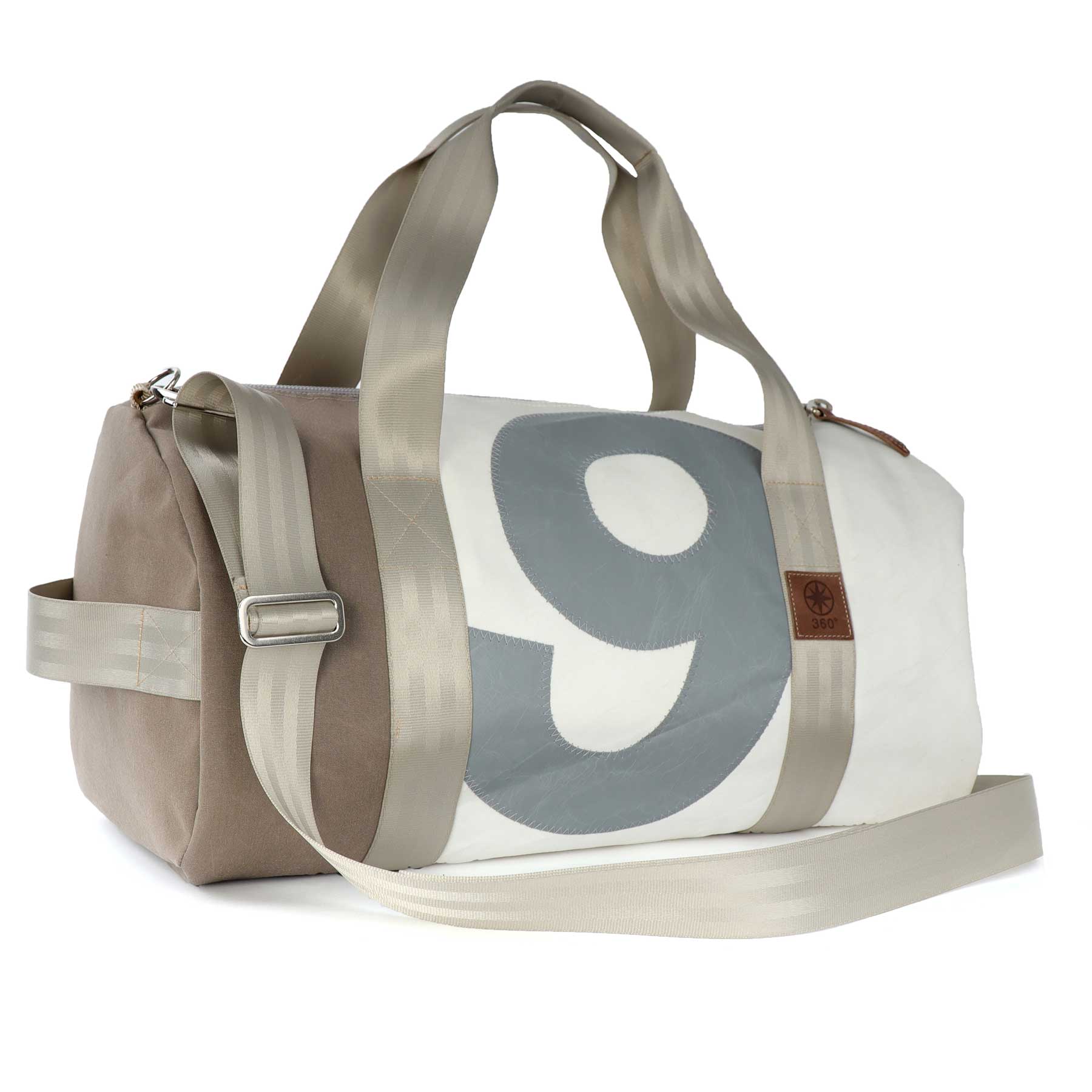 Sporttasche Pirat Segeltuch weiß-taupe Zahl hellgrau