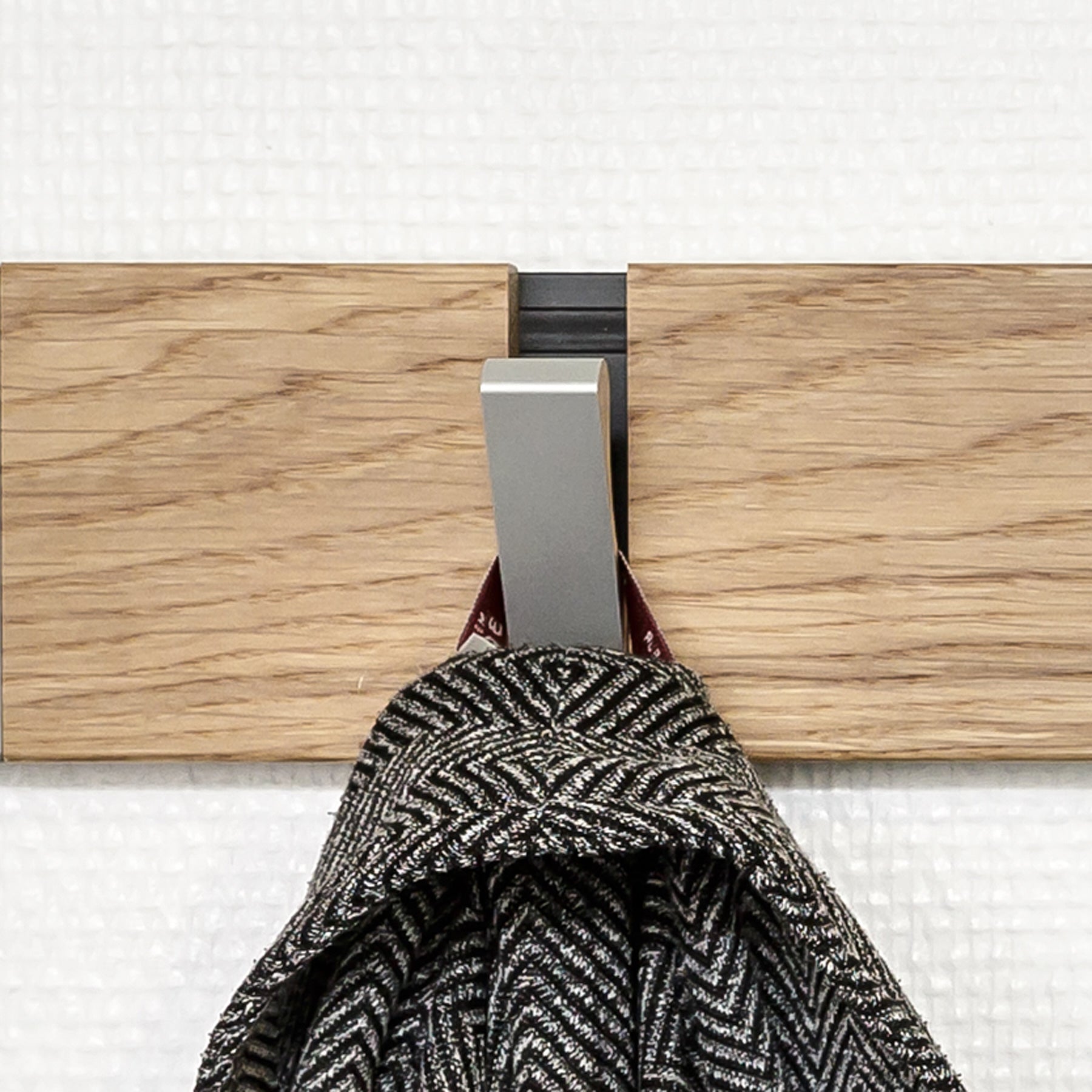 Garderobe Knax 4 Eiche (gekalkt) mit Alu Haken klappbar Länge 39,6 cm