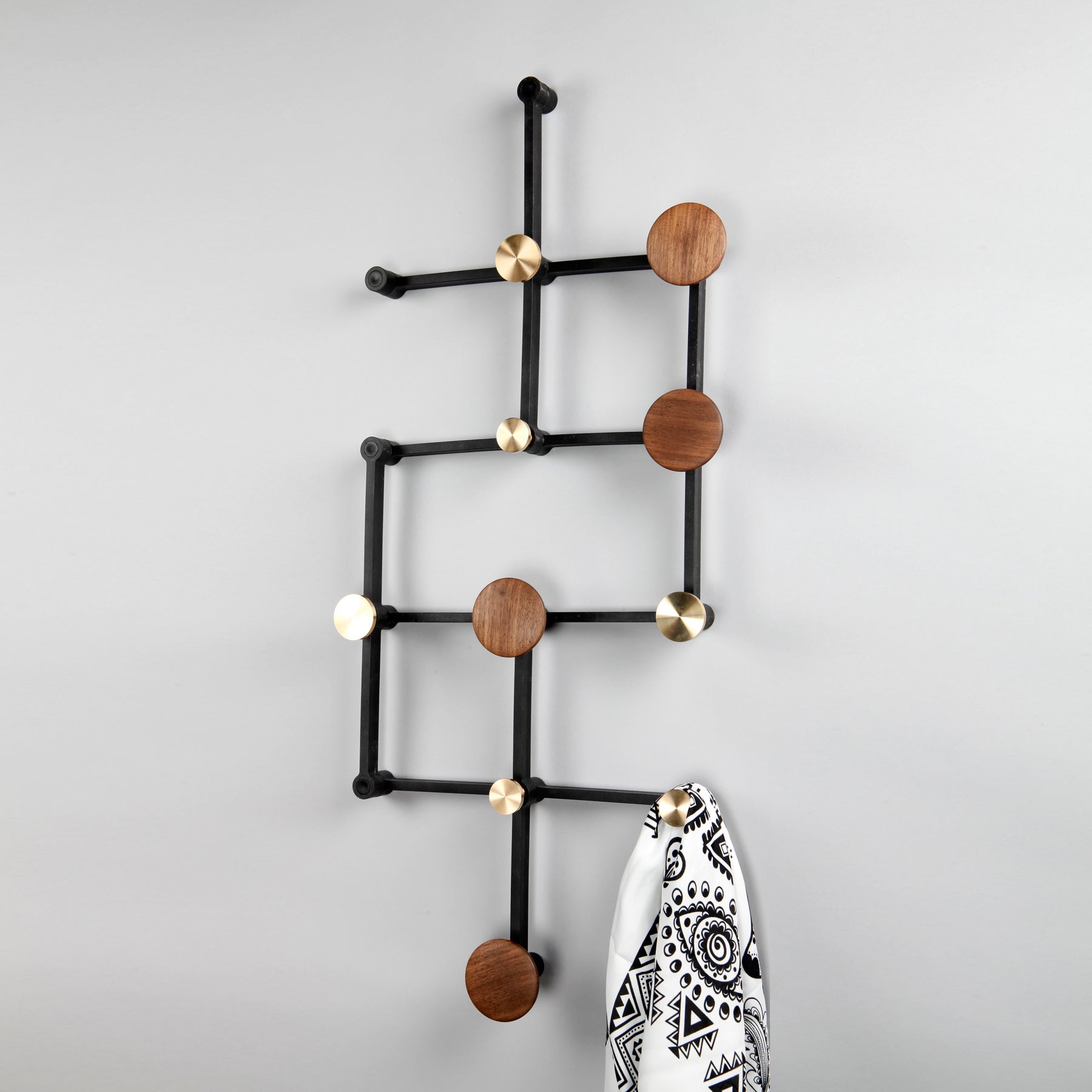 Garderobe X-Tend Walnuss modern und individuell