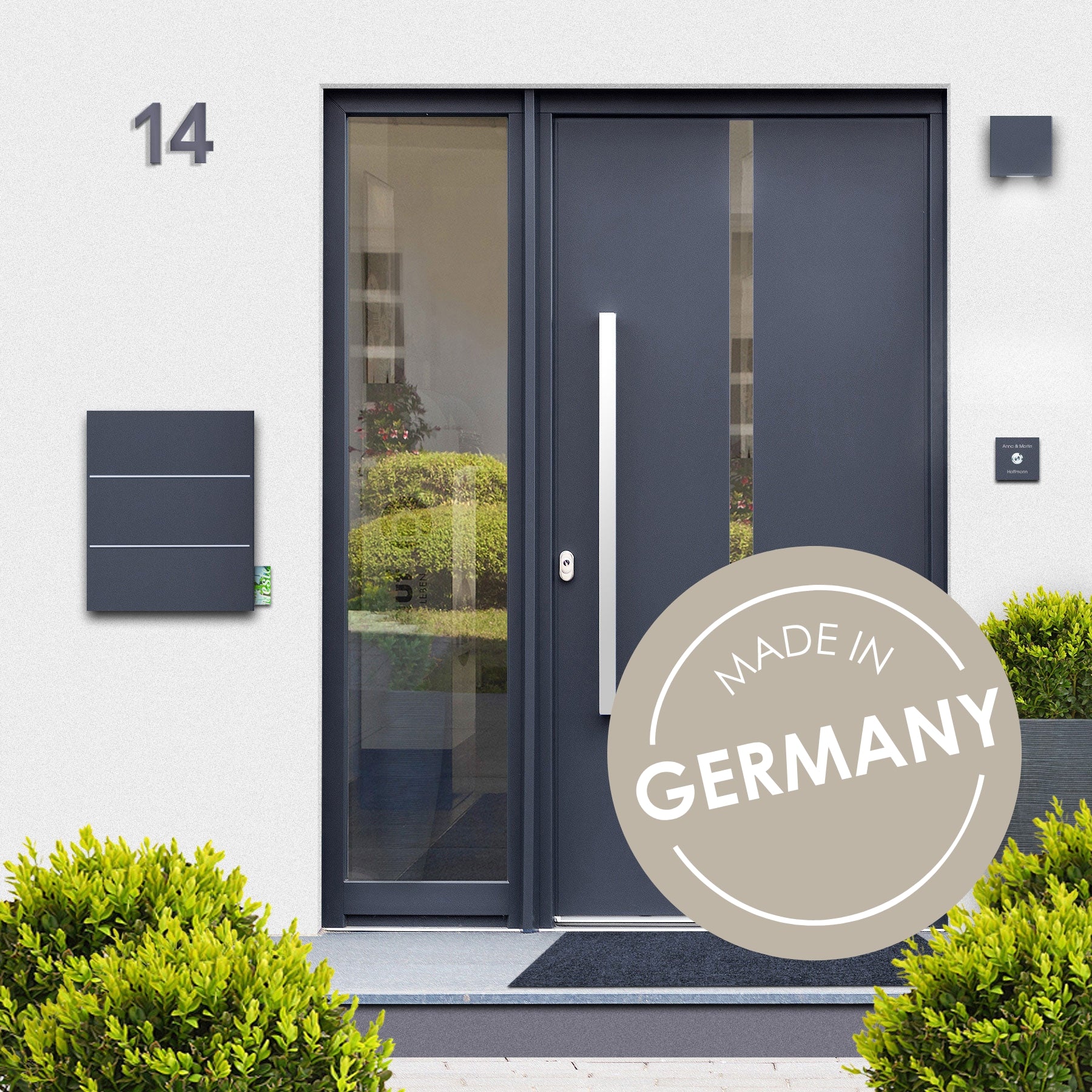 Hauseingang mit Briefkasten anthrazit links Hausnummer links oben