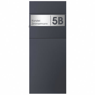 Standbriefkasten anthrazit mit Edelstahl-Personalisierung