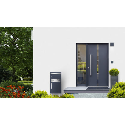 Stand 600b Paketbriefkasten-Ständer zum Einbetonieren mit Edelstahlfüßen