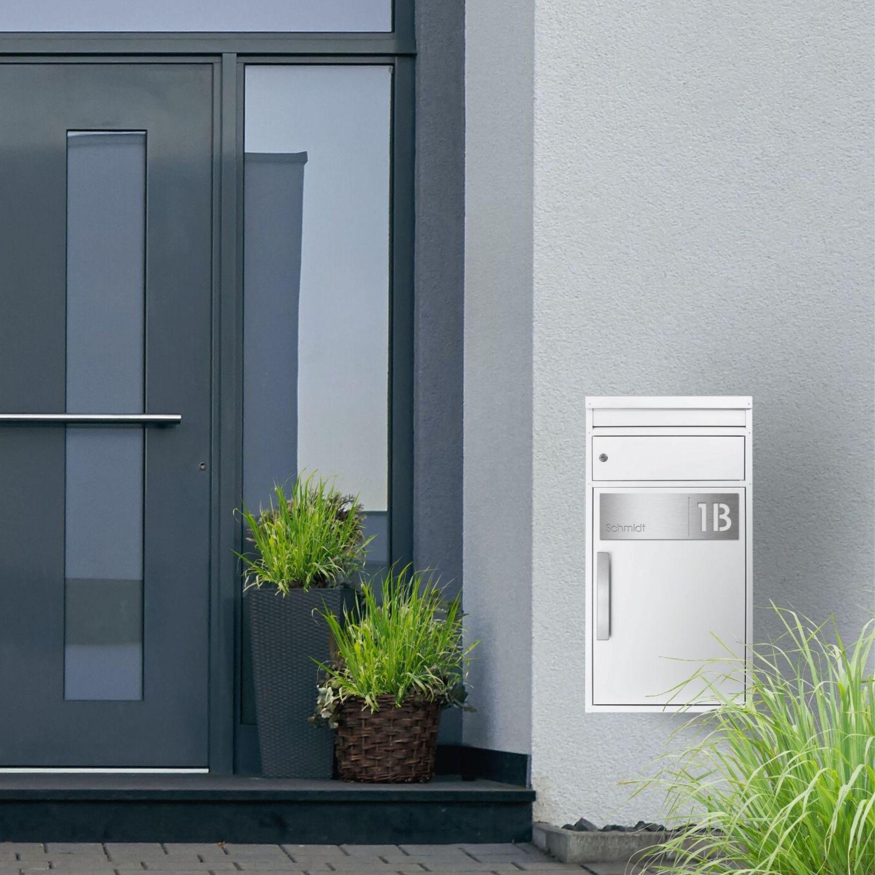 grosser Paketbriefkasten mit Personalisierung weiss