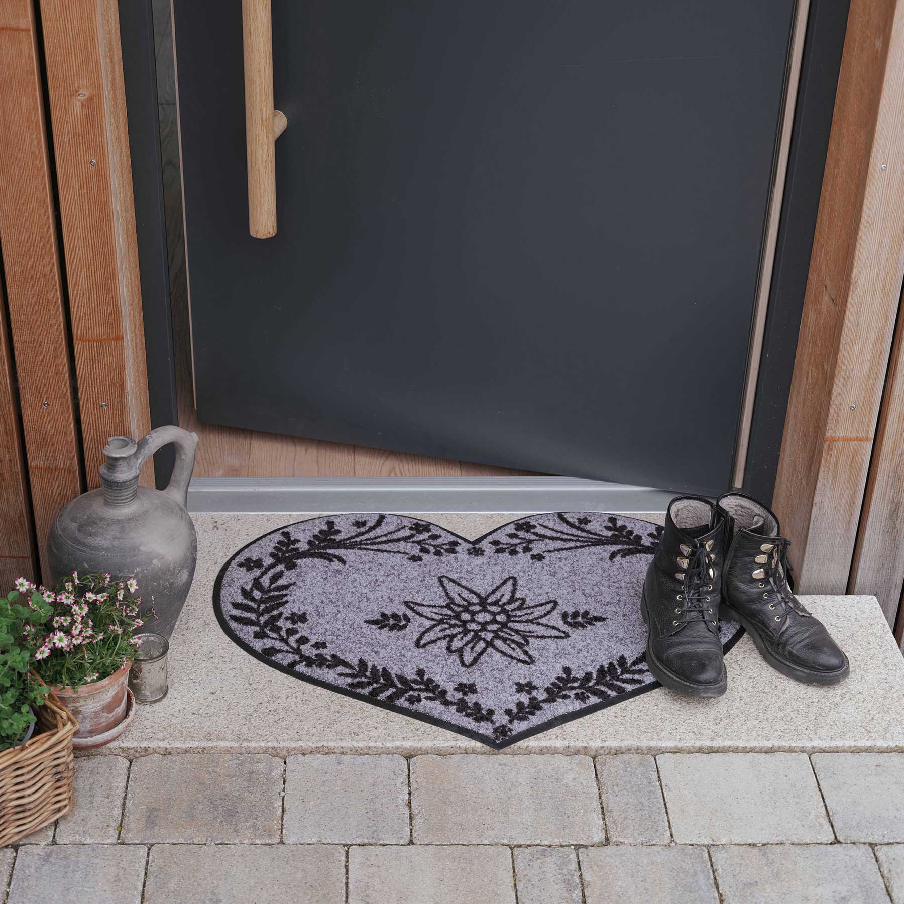 Fußmatte 55 x 76 cm Edelweiss-Heart Shape grau Sonderform
