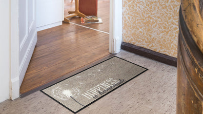 Salonloewe Küchenmatte mit Schriftzug „Happiness is homemade“ und Pusteblume auf Beige ambiente