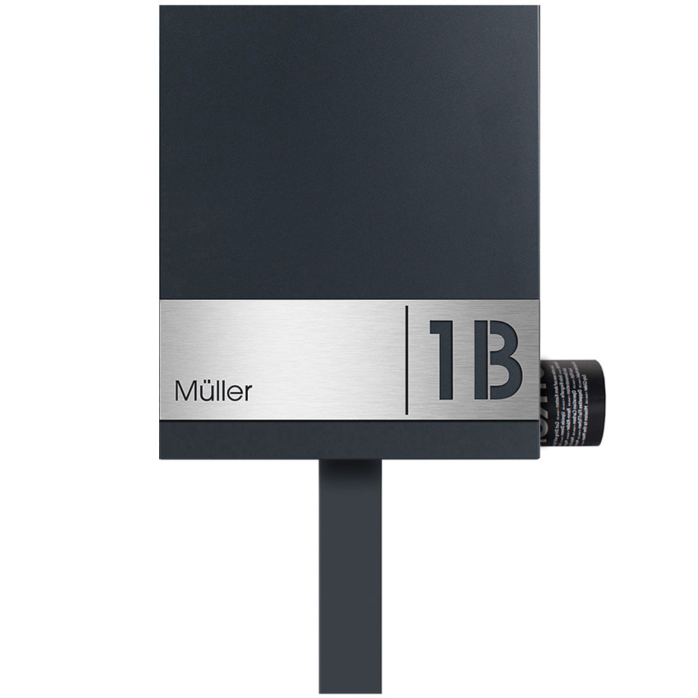 Standbriefkasten mit Zeitungsfach anthrazit-grau (RAL 7016) inkl. Gravur SBox 111rb Briefkasten mit Pfosten (einbetonieren) mit Gravur Schloß links